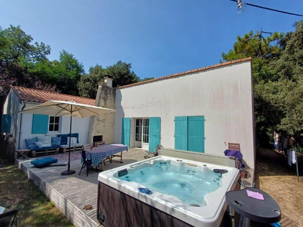La Forestiere Avec Jacuzzi Pour 6 Personnes Holiday home Saint-Georges-d'Oleron